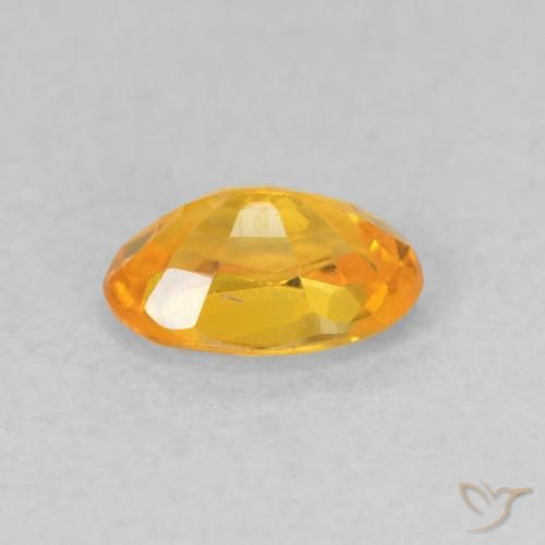 Saphir Medium Light Orange-Gold naturelle ovale, 0.62 ct, VVS-VS