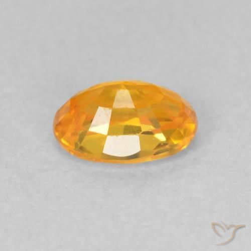 Saphir Orange moyen naturelle ovale, 0.67 ct, VVS-VS