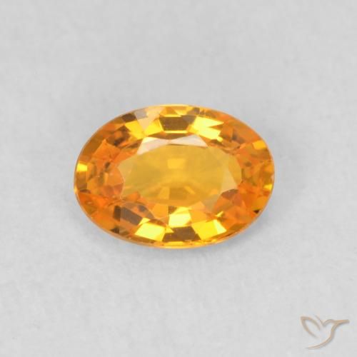 Saphir Orange moyen naturelle ovale, 0.53 ct, VVS-VS