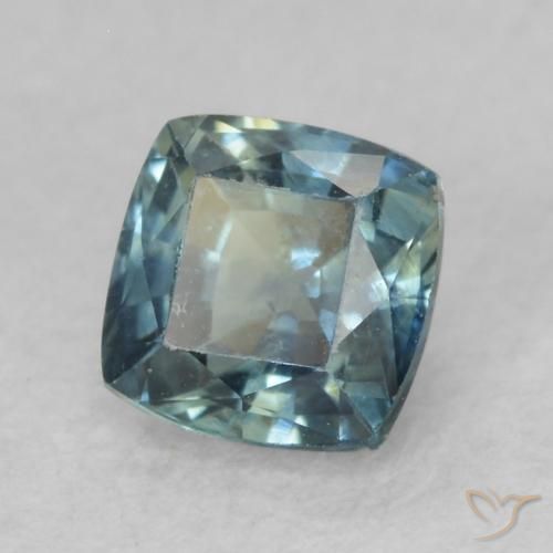 Saphir Bleu-vert léger naturelle Coussin, 0.68 ct, VS-SI