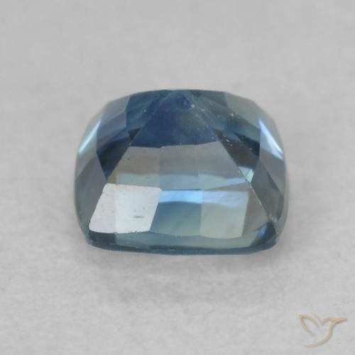Saphir Bleu-vert léger naturelle Coussin, 0.68 ct, VS-SI