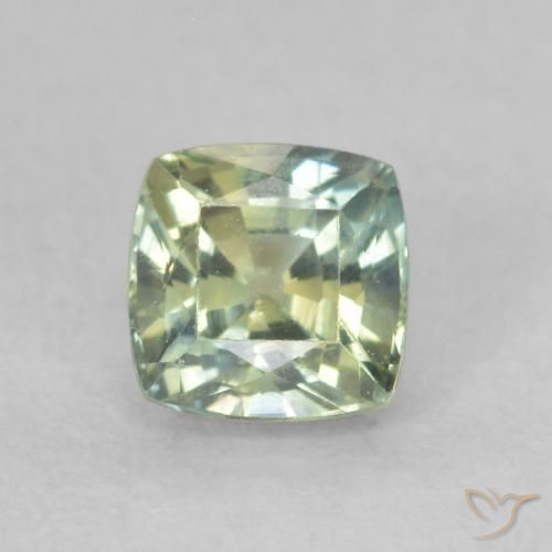 0.59ct Naturel Vert sauge léger Saphir, Coussin, VS