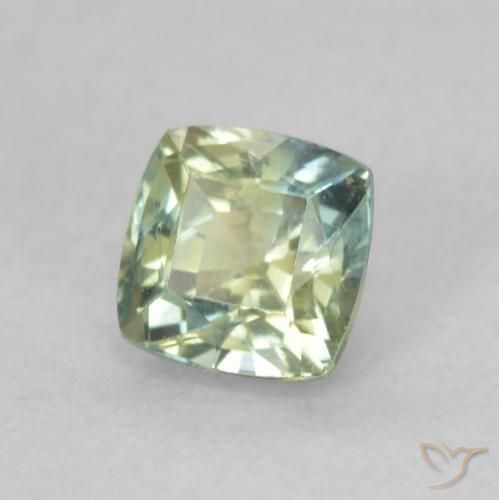Saphir Vert sauge léger naturelle Coussin, 0.59 ct, VS