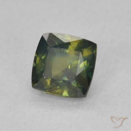 Saphir Vert jaunâtre naturelle Coussin, 0.67 ct, VVS-VS