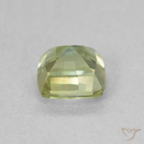 Saphir Olive verte naturelle Coussin, 0.71 ct, VVS-VS