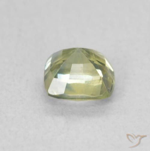 Saphir Vert jaunâtre naturelle Coussin, 0.62 ct, VS
