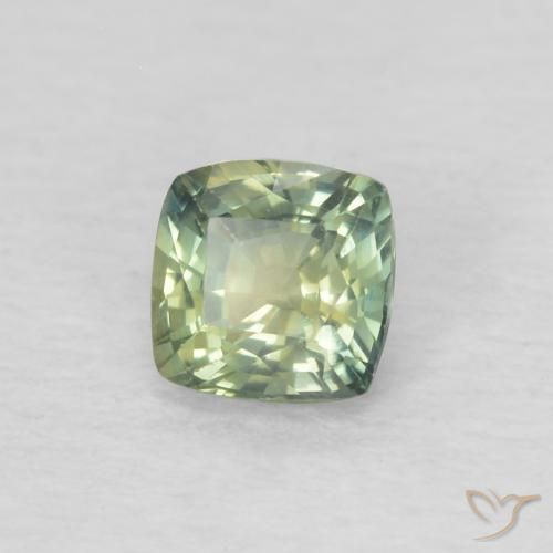 Saphir Vert jaunâtre naturelle Coussin, 0.45 ct, VVS-VS