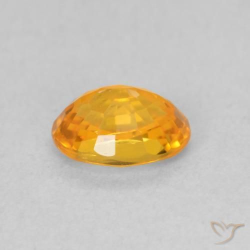 Saphir Orange vif naturelle ovale, 0.74 ct, VVS-VS