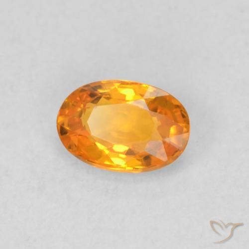 Saphir Orange moyen naturelle ovale, 0.55 ct, VVS-VS