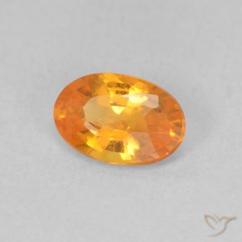 Saphir Orange vif naturelle ovale, 0.55 ct, VVS-VS