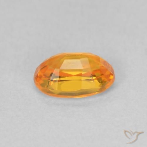 Saphir Orange moyen naturelle ovale, 0.64 ct, VVS