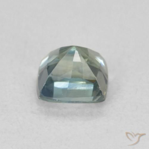 Saphir Multicolore naturelle Carré, 0.66 ct, VVS-VS