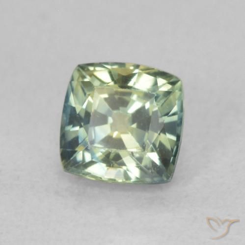 Saphir Vert jaunâtre naturelle Coussin, 0.75 ct, VVS-VS