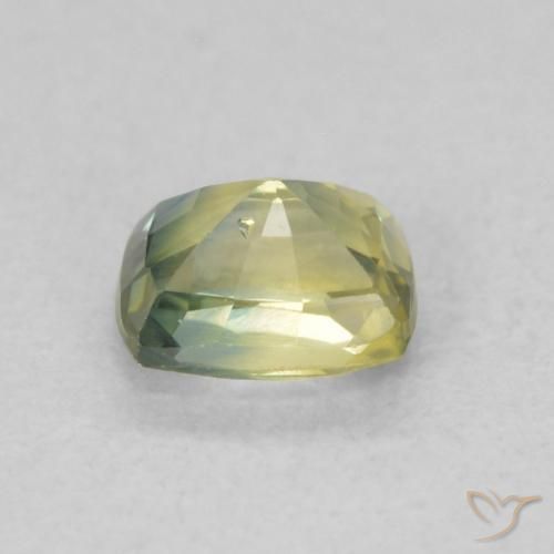Saphir Vert jaunâtre naturelle Coussin, 0.66 ct, VVS-VS