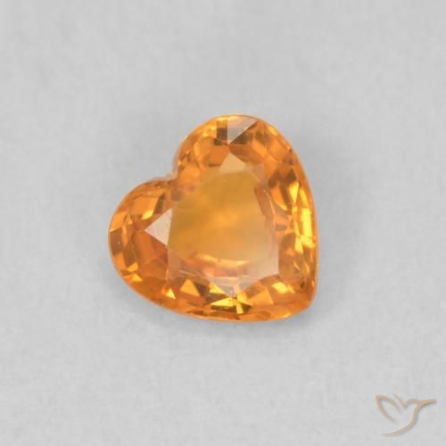Saphir Orange moyen naturelle Cœur, 0.37 ct, VVS-VS