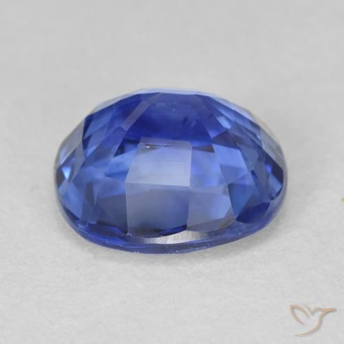 Saphir Bleu foncé moyen naturelle Coussin, 3.23 ct, VVS-VS