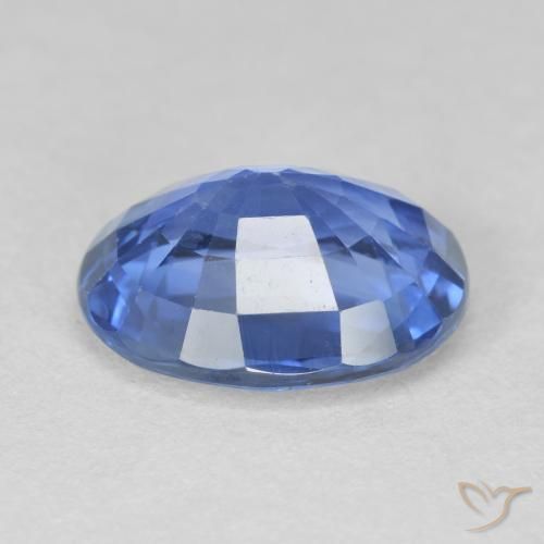 Saphir Bleu foncé moyen naturelle ovale, 4.25 ct, VVS-VS