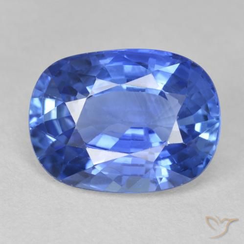 Saphir Bleu foncé moyen naturelle Coussin, 5.54 ct, VVS-VS