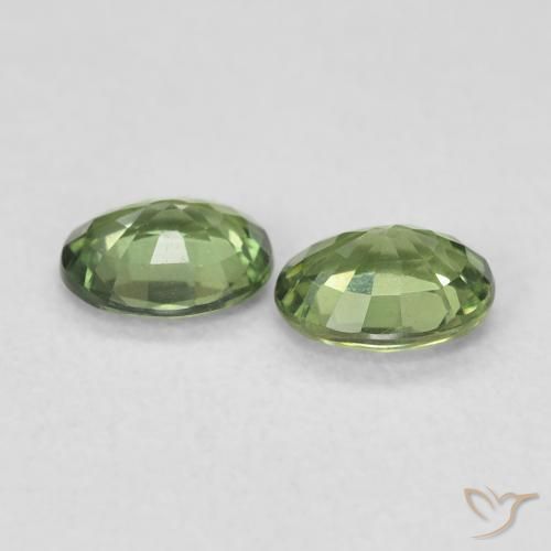Shop natural 0.75ct Forêt verte Saphir gems, ovale, from Madagascar at GemSelect. In stock, global shipping!