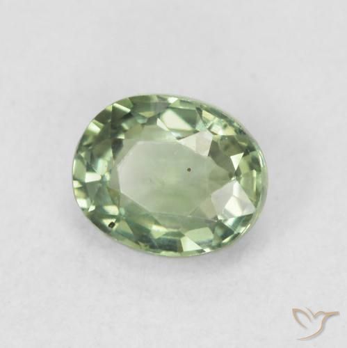 Saphir Vert clair naturelle ovale, 0.66 ct, VVS-VS