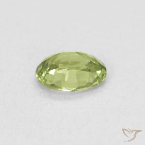 Saphir Vert vif et léger naturelle ovale, 0.32 ct, VVS-VS