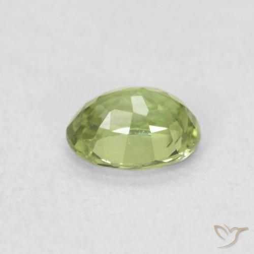 Saphir Vert vif et léger naturelle ovale, 0.44 ct, VVS-VS