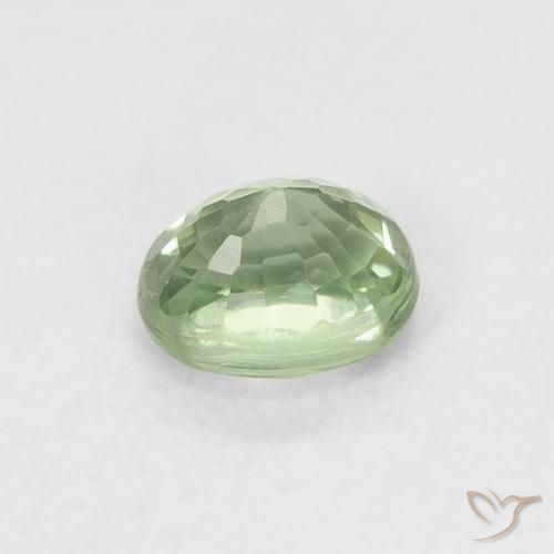 Saphir Vert forêt léger naturelle ovale, 0.61 ct, VVS-VS