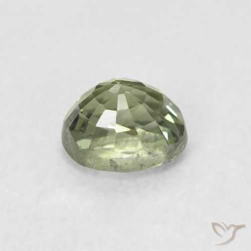 Saphir Vert très clair naturelle ovale, 0.63 ct, VVS-VS