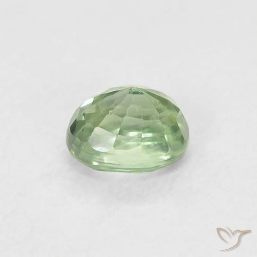 Saphir Vert clair naturelle ovale, 0.56 ct, VVS-VS