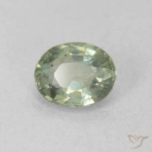 Saphir Vert chaud naturelle ovale, 0.55 ct, VVS-VS