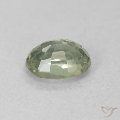 Saphir Vert chaud naturelle ovale, 0.55 ct, VVS-VS