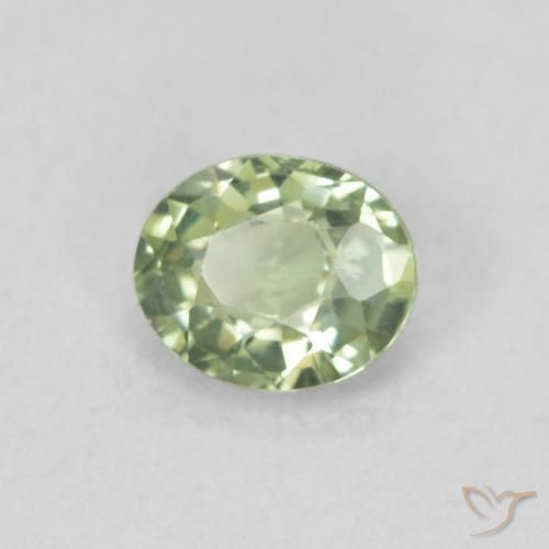 Saphir Vert pâle naturelle ovale, 0.46 ct, VVS