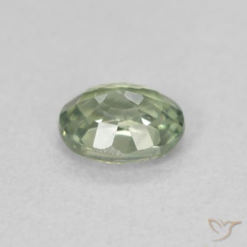 Saphir Vert pâle naturelle ovale, 0.46 ct, VVS
