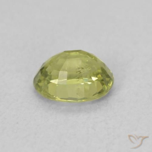 Saphir Vert forêt chaud naturelle ovale, 0.49 ct, VS