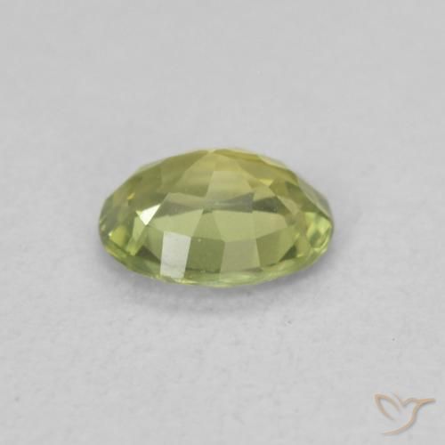 Saphir Vert jaunâtre naturelle ovale, 0.44 ct, VS