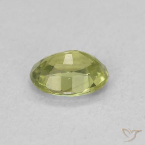 Saphir Olive verte naturelle ovale, 0.45 ct, VS