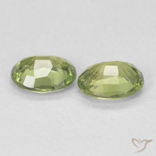 Shop natural 0.87ct Vert forêt léger Saphir gems, ovale, from Madagascar at GemSelect. In stock, global shipping!