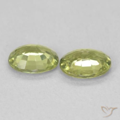 Shop natural 0.82ct Vert forêt chaud Saphir gems, ovale, from Madagascar at GemSelect. In stock, global shipping!