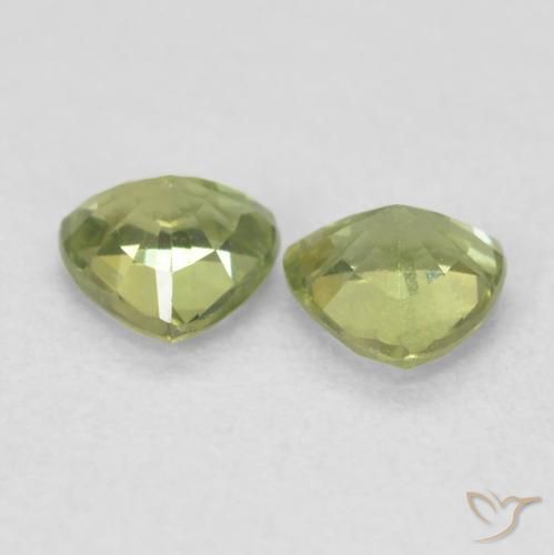 Shop natural 0.67ct Vert jaunâtre Saphir gems, Trillion, from Madagascar at GemSelect. In stock, global shipping!