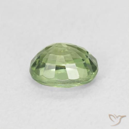 Saphir Vert clair naturelle ovale, 0.64 ct, VVS
