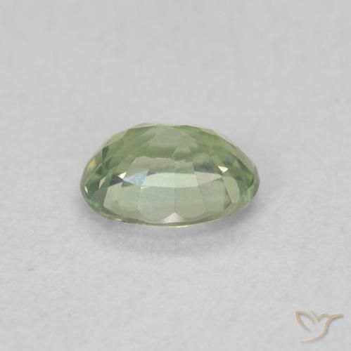 Saphir Vert sauge léger naturelle ovale, 0.44 ct, VVS-VS