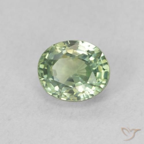 Saphir Vert clair naturelle ovale, 0.60 ct, VVS-VS