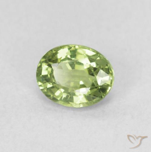 Saphir Vert chaud naturelle ovale, 0.44 ct, VVS-VS