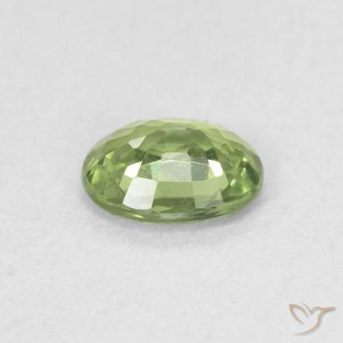 Saphir Vert chaud naturelle ovale, 0.39 ct, VVS-VS