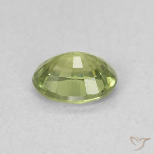 Saphir Vert jaunâtre naturelle ovale, 0.47 ct, VVS-VS