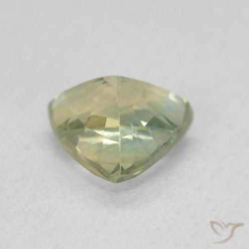 Saphir Vert chaud naturelle Trillion, 0.74 ct, VS