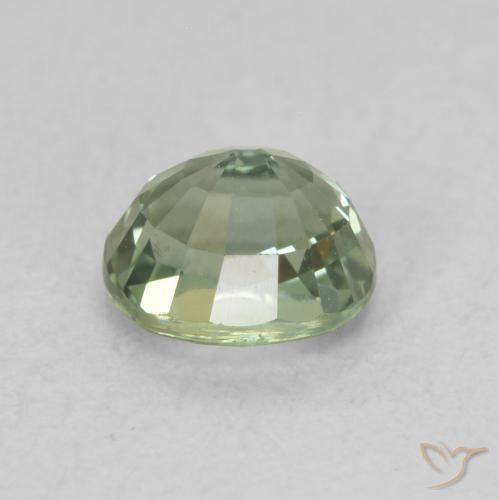 Saphir Vert forêt léger naturelle ovale, 0.73 ct, VVS-VS