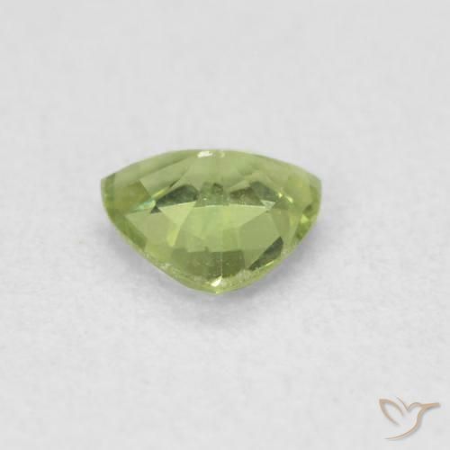Saphir Vert vif et léger naturelle Trillion, 0.40 ct, VVS-VS
