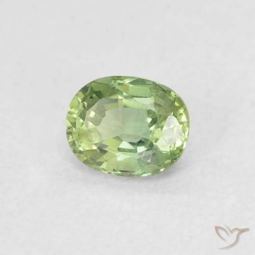 Saphir Vert chaud naturelle ovale, 0.44 ct, VVS-VS