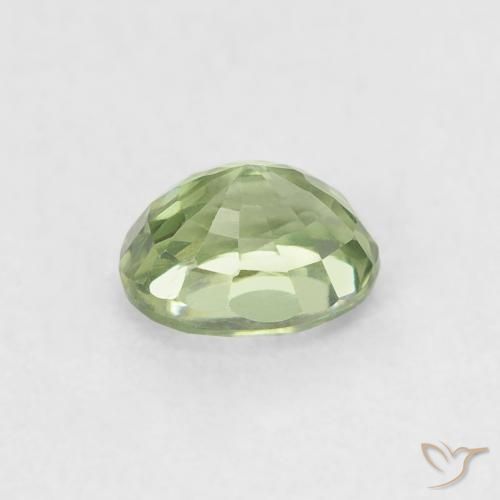 Saphir Vert sauge très clair naturelle ovale, 0.63 ct, VVS-VS